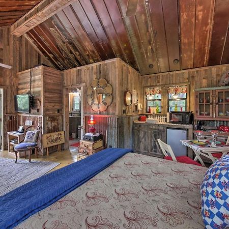 Snuggle Inn Wimberley Cabin With Fire Pit And Deck מראה חיצוני תמונה