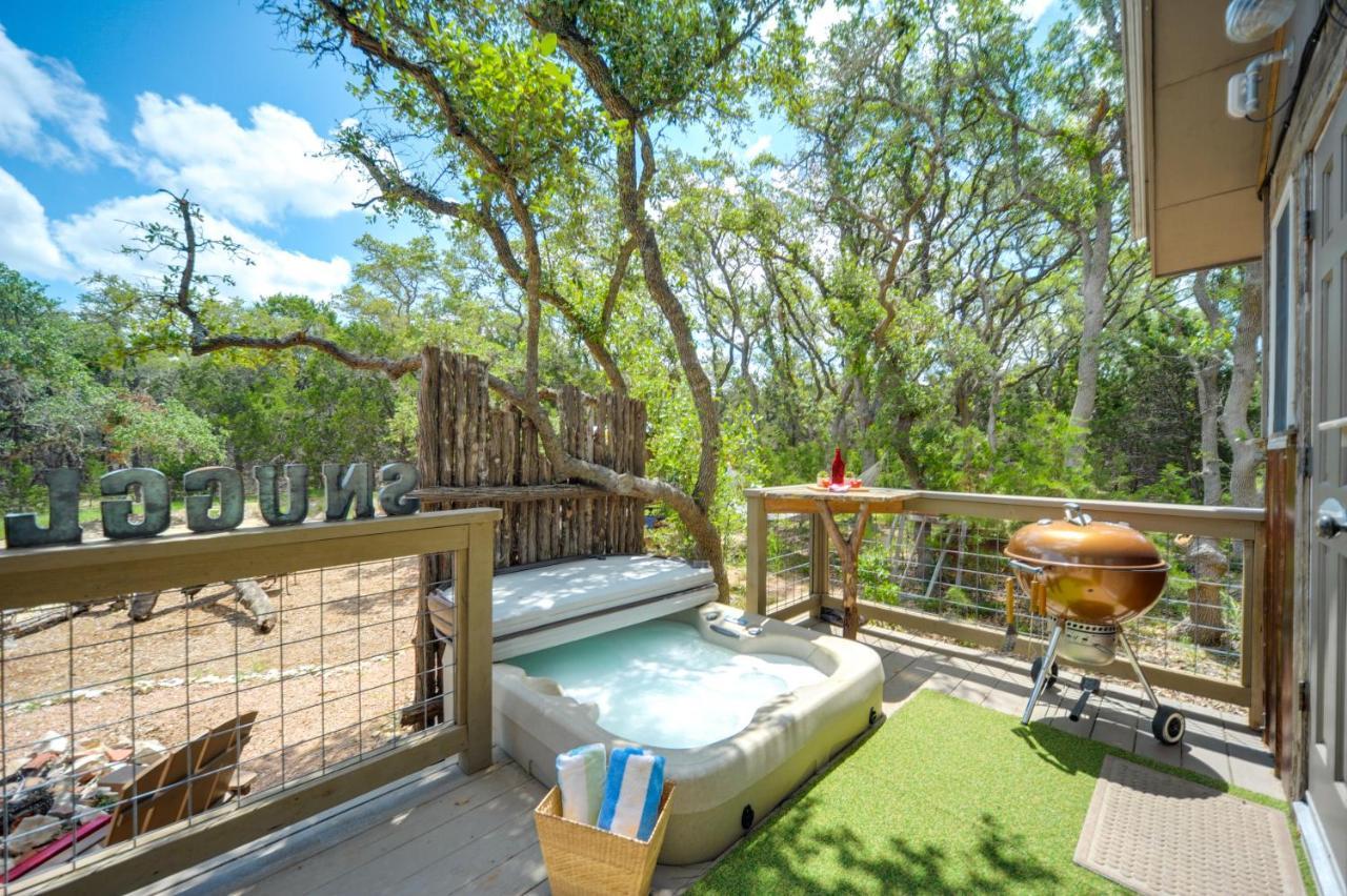Snuggle Inn Wimberley Cabin With Fire Pit And Deck מראה חיצוני תמונה