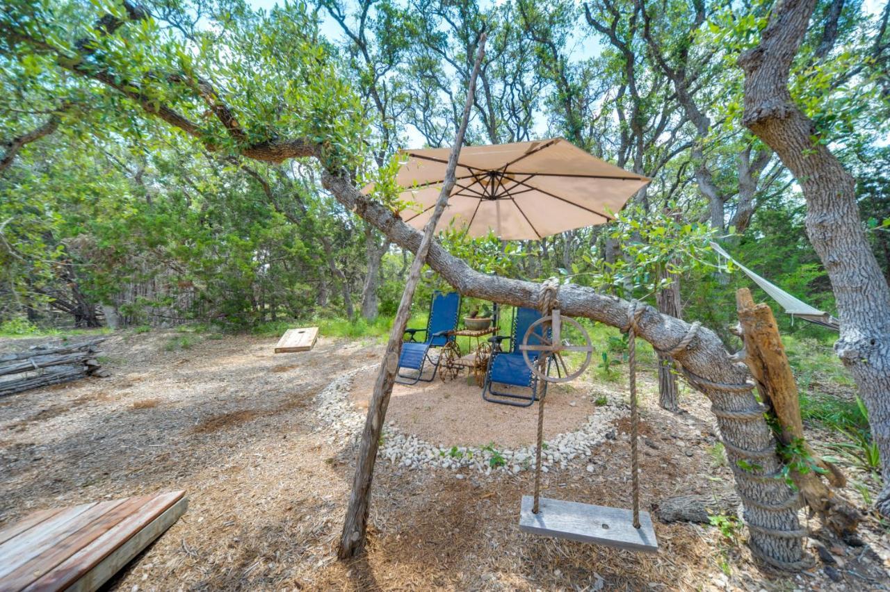 Snuggle Inn Wimberley Cabin With Fire Pit And Deck מראה חיצוני תמונה