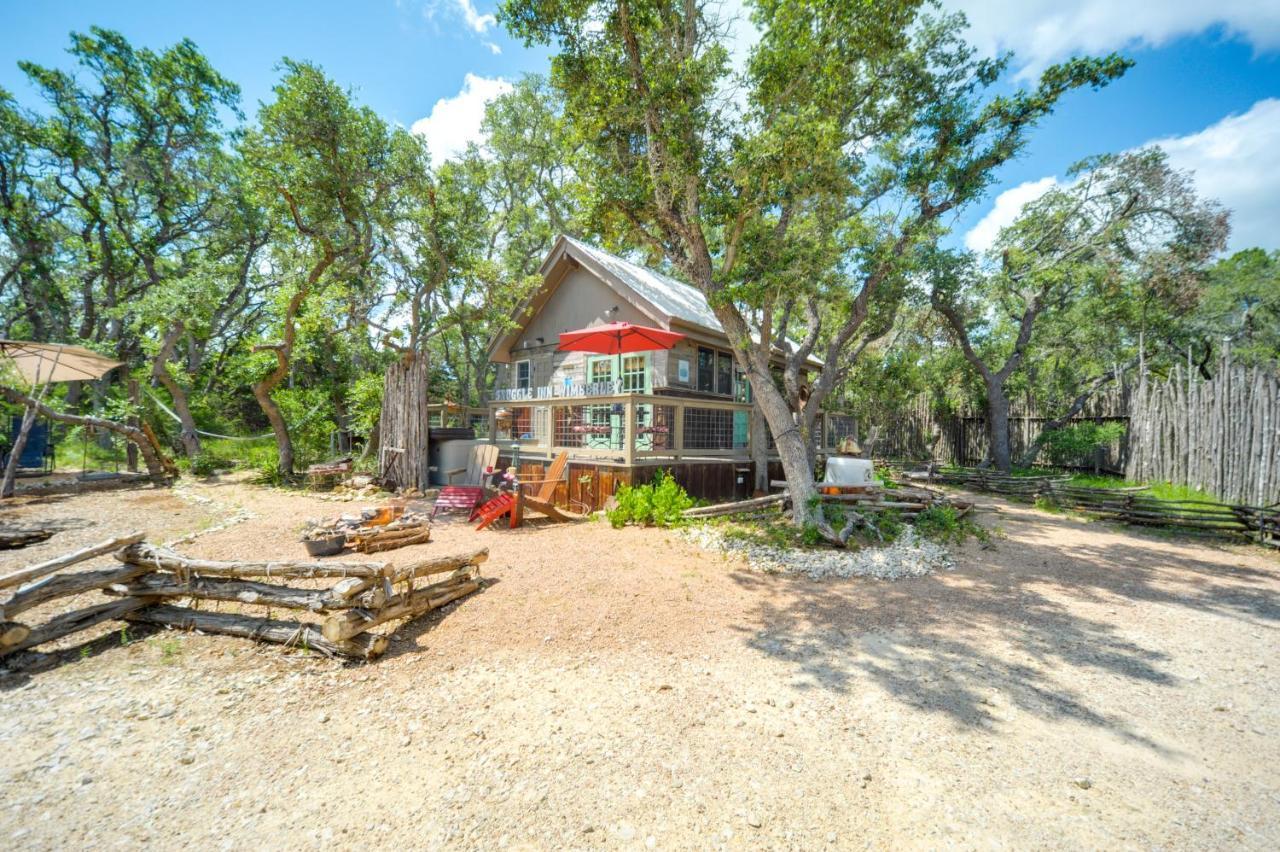 Snuggle Inn Wimberley Cabin With Fire Pit And Deck מראה חיצוני תמונה
