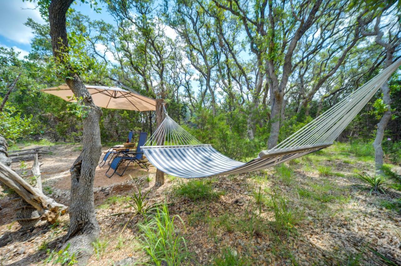Snuggle Inn Wimberley Cabin With Fire Pit And Deck מראה חיצוני תמונה