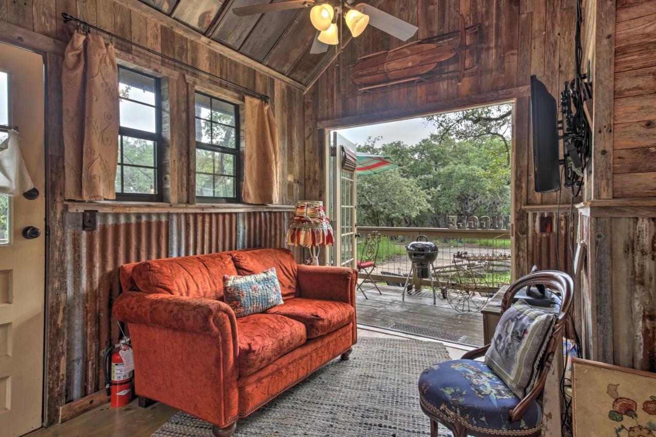 Snuggle Inn Wimberley Cabin With Fire Pit And Deck מראה חיצוני תמונה