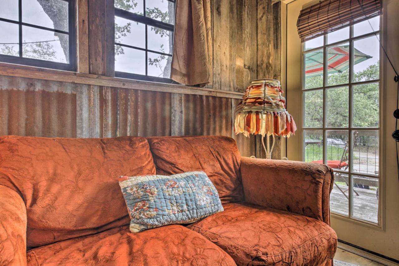 Snuggle Inn Wimberley Cabin With Fire Pit And Deck מראה חיצוני תמונה