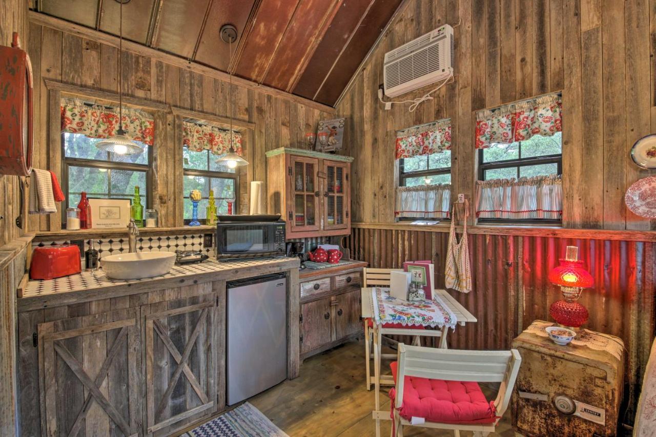 Snuggle Inn Wimberley Cabin With Fire Pit And Deck מראה חיצוני תמונה