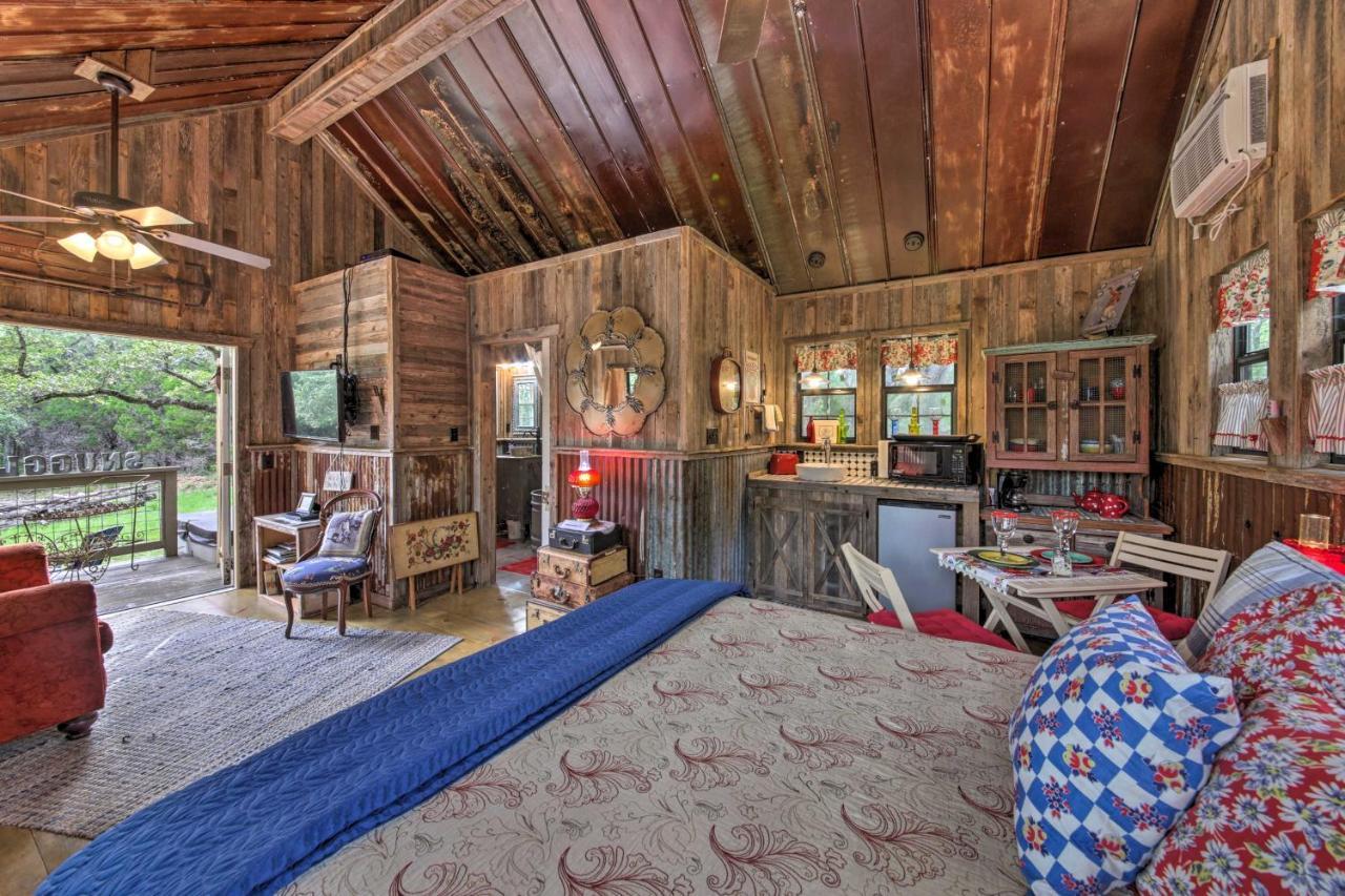 Snuggle Inn Wimberley Cabin With Fire Pit And Deck מראה חיצוני תמונה