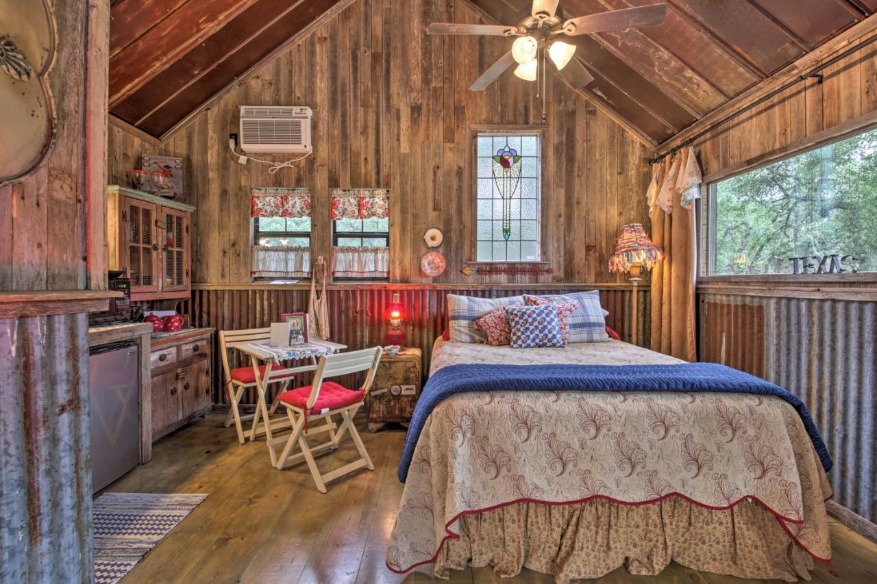 Snuggle Inn Wimberley Cabin With Fire Pit And Deck מראה חיצוני תמונה